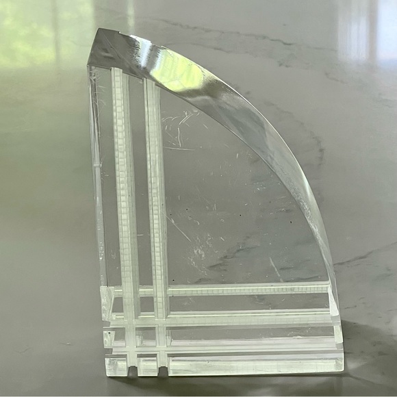Vintage MCM lucite Acrylic book end clear wharf shape - Picture 6 of 14